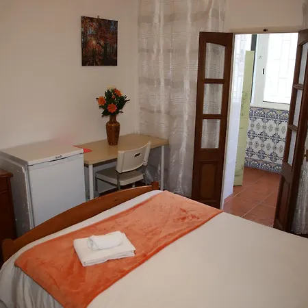 Bedroom Orange Homestay *