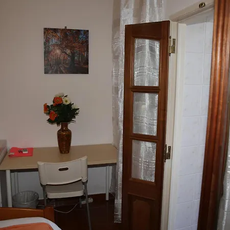 Bedroom Orange Homestay Lisbon